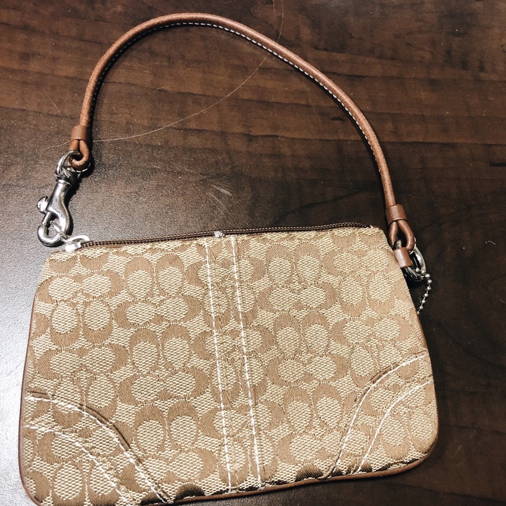 Coach Wristlet - Classic, timeless print!
